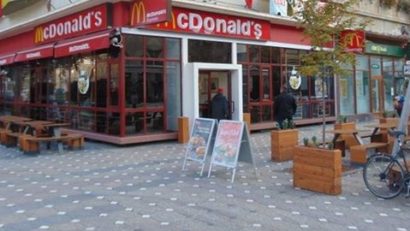 Amendă în toiul nopții pentru restaurantul MacDonalds din centrul Timișoarei