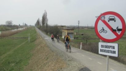 ?? Plimbări cu bicicleta și chiar cu vaporașul pe Bega de la Timișoara la Zrenjanin