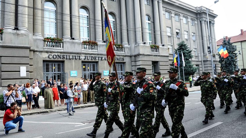 ? Paradă militară de Ziua Imnului Național, la Timișoara