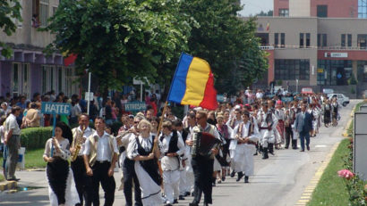 Zilele oraşului Haţeg cu Festivalul „Haţegana” în plină desfăşurare / PROGRAM