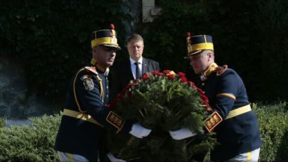 Funeraliile Reginei Ana. Președintele Iohannis, premierul Cioloș și Patriarhul Daniel au venit la Castelul Peleș