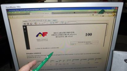 Trei sferturi dintre contribuabilii din vestul țării depun declarațiile fiscale online