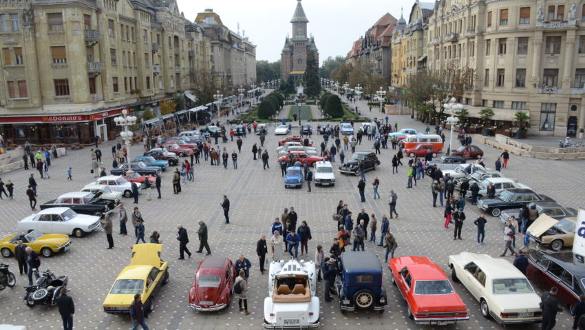 Retroparada Toamnei atrage atenţia timişorenilor; programul pentru toată ţara