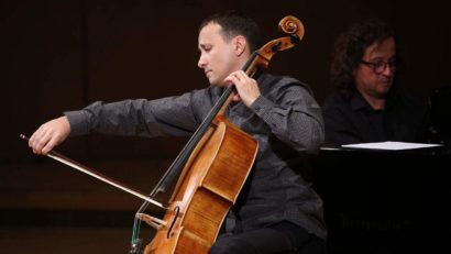 Violoncelistul Răzvan Suma, solist concertist Radio România, într-o seară dedicată Zilei Naţionale a României, la Chişinău