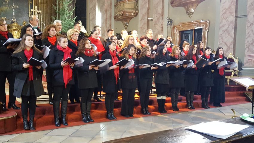 Concert de colinde susținut de Corul Avocaților la Târgul de Crăciun de la Timișoara