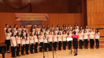 Concert coral de colinde şi cântece de Crăciun la Colegiul Naţional de Artă „Ion Vidu”