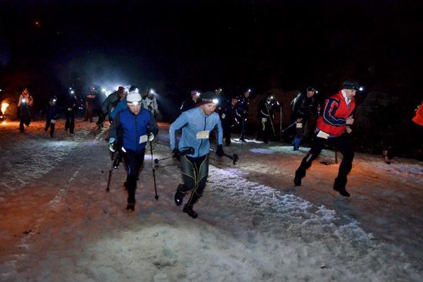 Amatorii de mișcare așteptați la cursa de alergare nocturnă pe Vârful Parâng