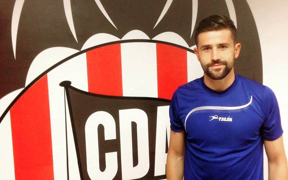 ASU Politehnica a oficializat transferul lui Bogdan Nicolescu