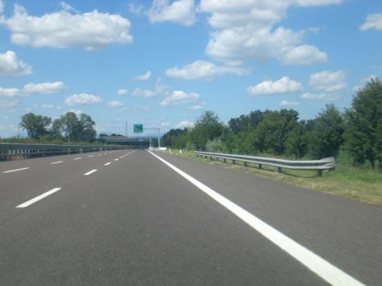 Zece puncte de frontieră temporare se deschid în weekend în Arad, Bihor și Satu-Mare