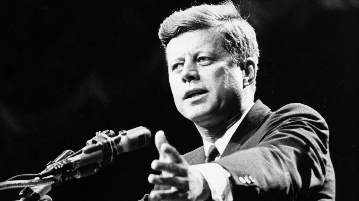 ? Charismă, har și câte ceva despre J.F. Kennedy           