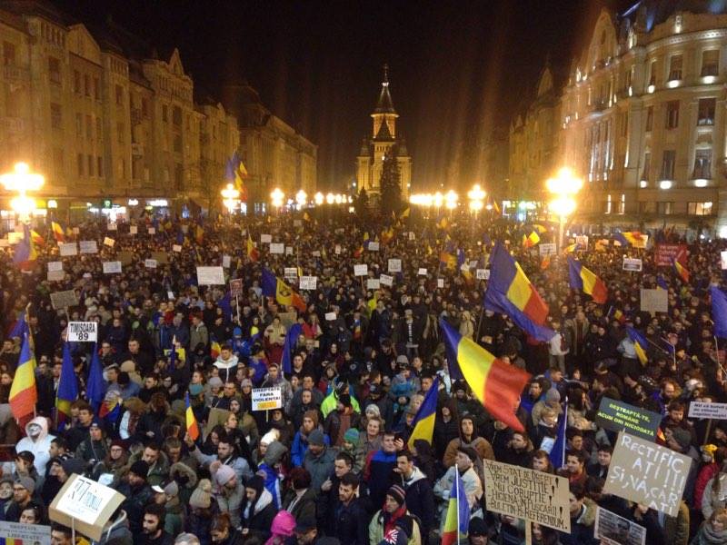 Protest la Timișoara. Manifestanții, în Piața Victoriei pentru cea de-a șasea zi. S-a citit lista revendicărilor