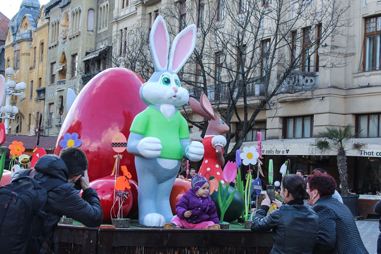 ? S-a deschis Târgul de Paști de la Timișoara