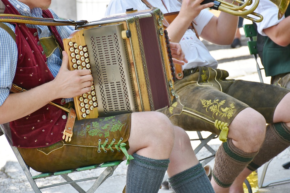 Frühlingsfest, primul festival al berii nepasteurizate, ajunge la Deva/ PROGRAM