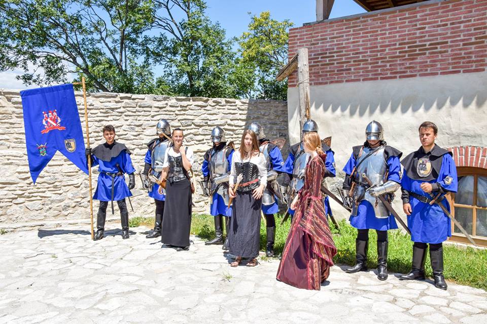 Cavaleri din cinci orașe vor reînvia epoca medievală în Cetatea Devei