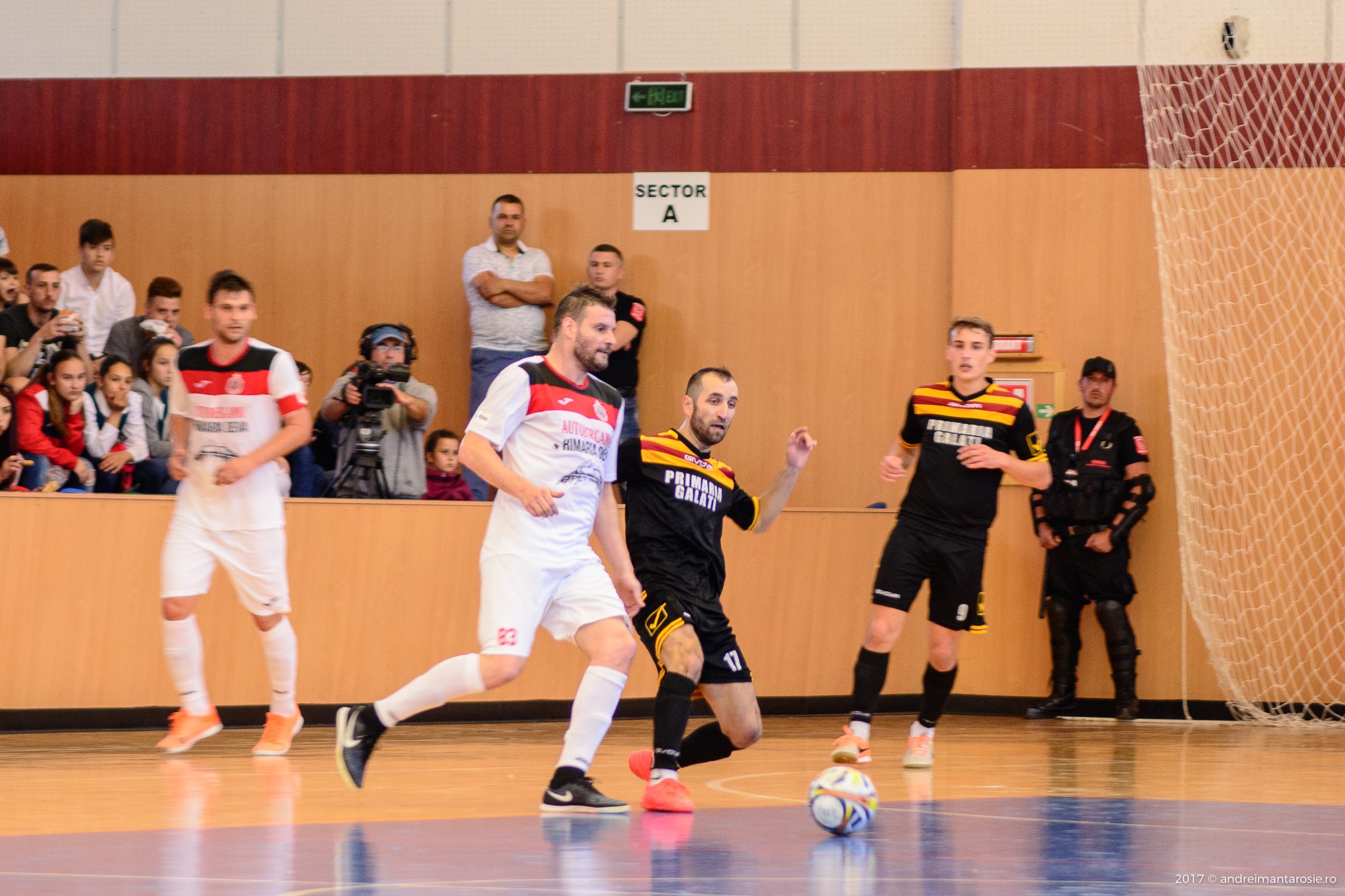 Futsal / United Galați – Autobergamo Deva, capul de afiș al etapei a 3-a