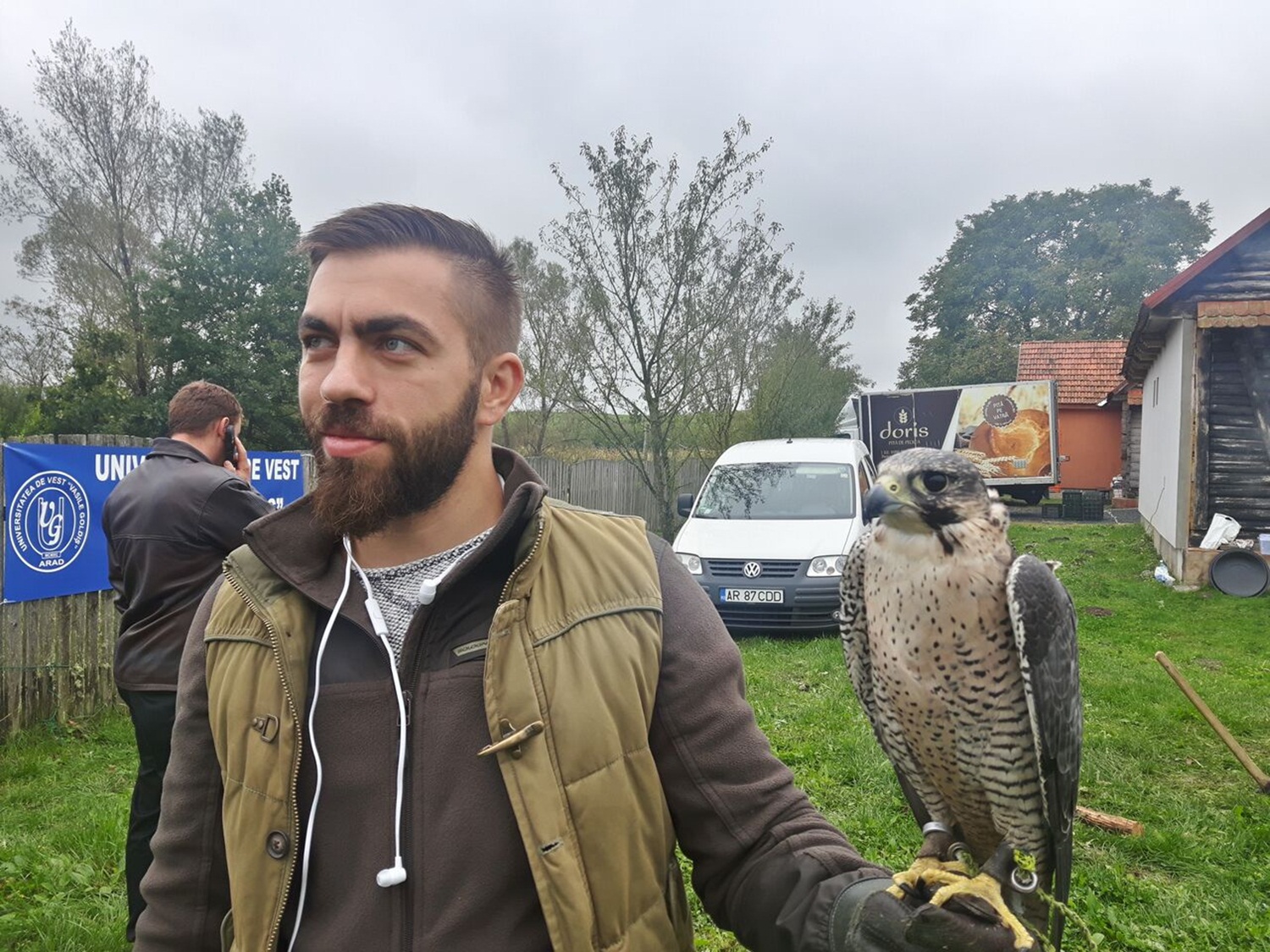 FOTO/ Mii de vizitatori la Festivalul Vânătorilor de la Bata