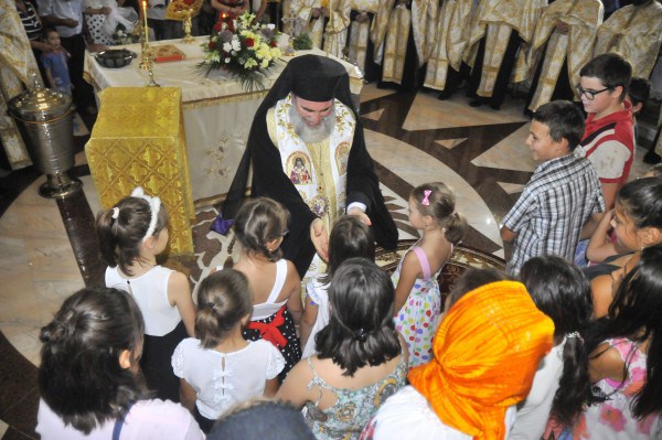 Episcopia Devei aşteaptă cereri pentru bursele ‘Arsenie Boca’