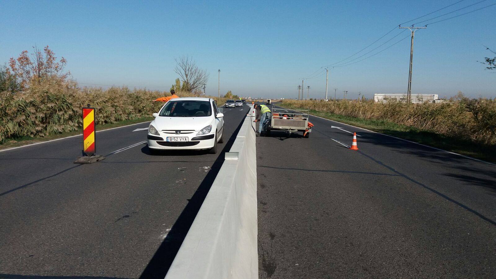 Atenţie, şoferi! În weekend continuă instalarea parapetului de beton între Timişoara şi Şag