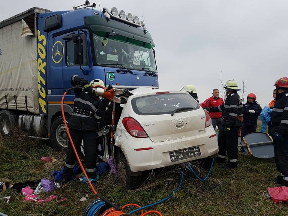 Accident cumplit în Timiș. Un copil și doi adulți au murit