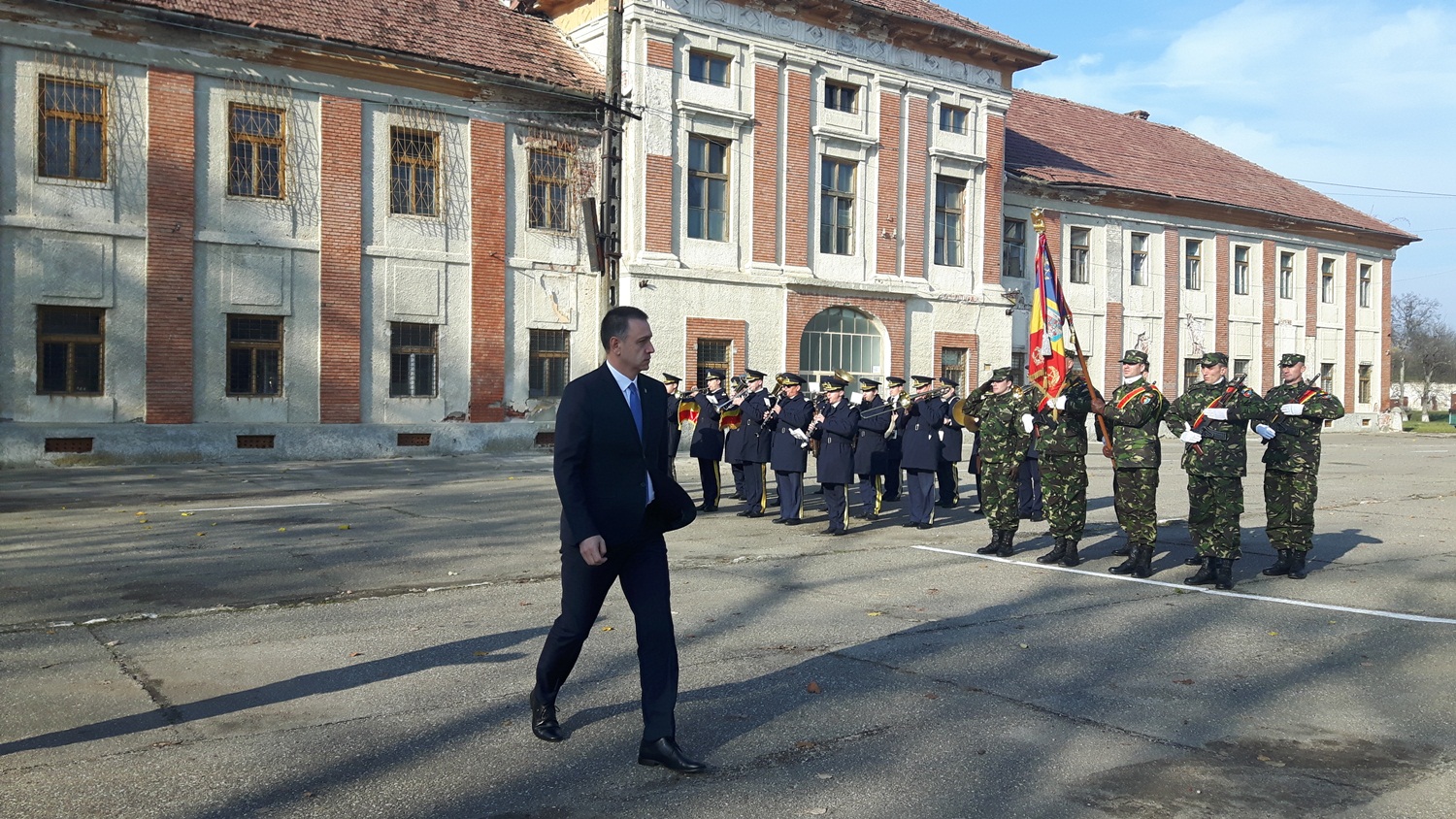 Klaus Iohannis l-a desemnat premier interimar pe Mihai Fifor. Încep consultările cu partidele parlamentare