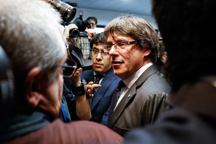 Carles Puigdemont s-a predat poliţiei belgiene