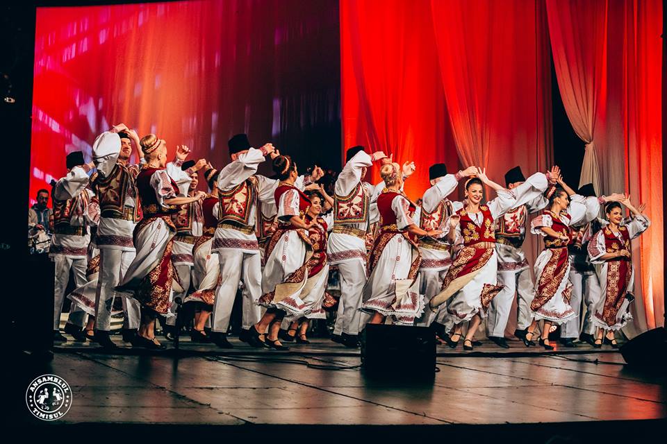 Ansamblul “Timişul” prezintă spectacolul de sfârşit de an, la Sala Capitol