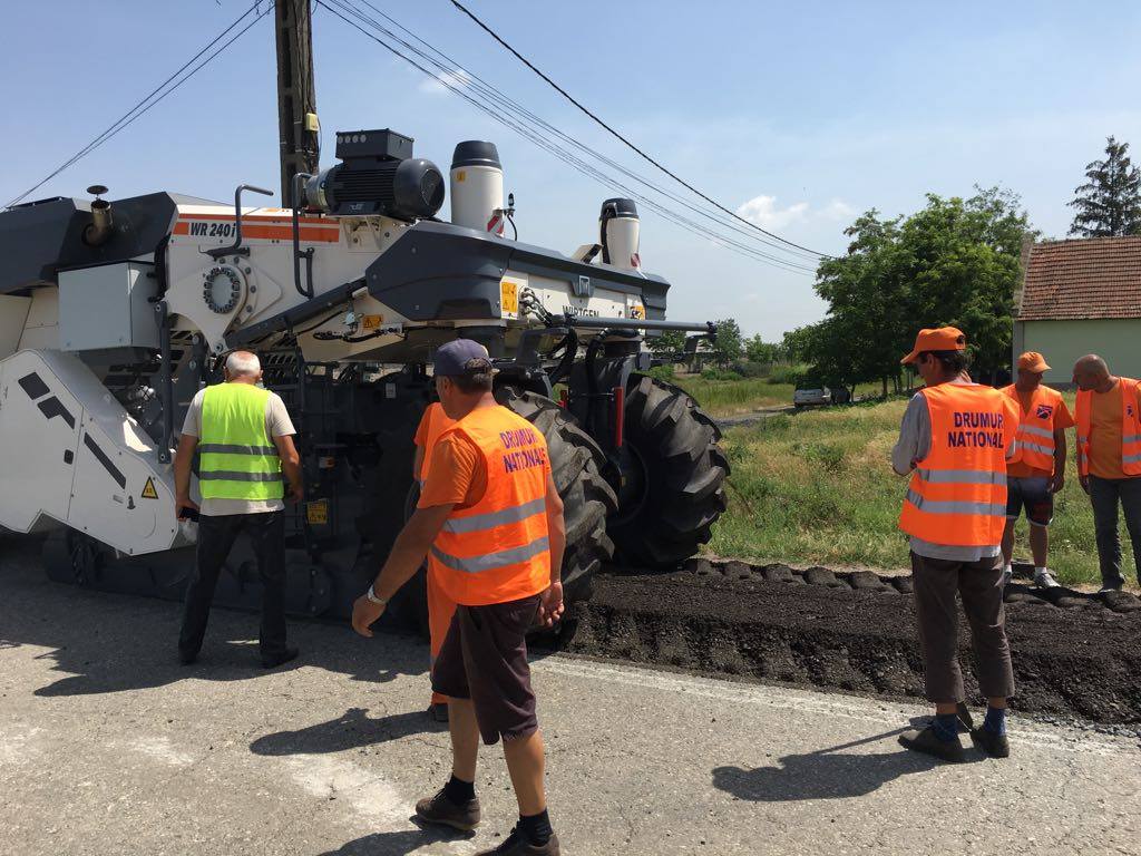 Atenție, șoferi! Lucrări de reparații pe drumurile din vestul țării