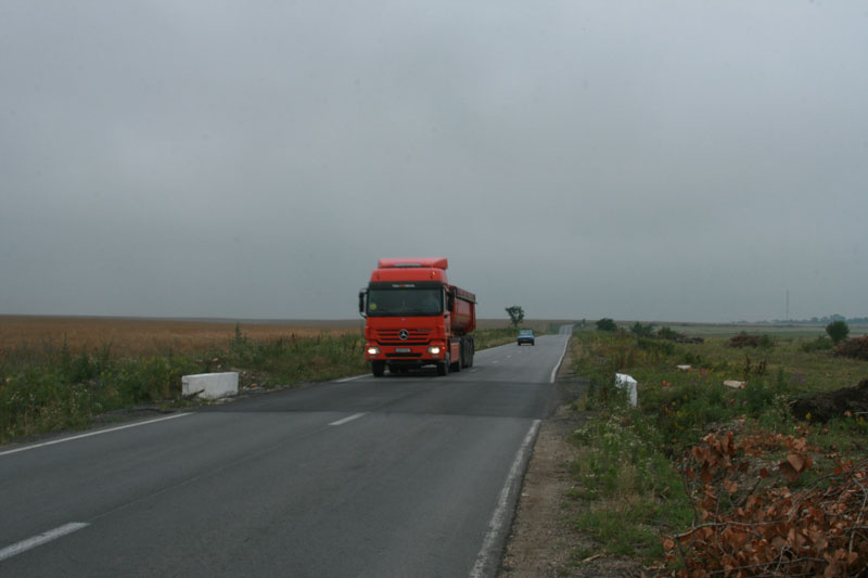 Drum județean din Timiș protejat împotriva camioanelor supraîncărcate