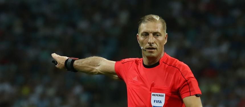 Un argentinian va arbitra finala