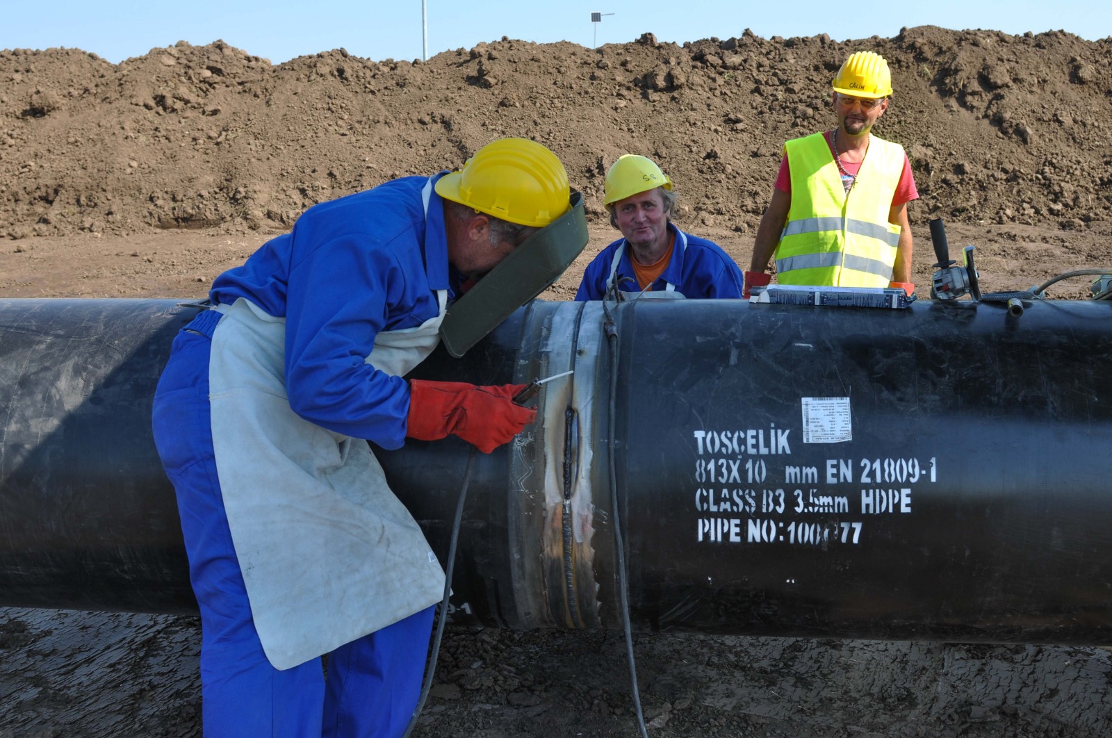 FOTO/ Transgaz a început lucrările la proiectul BRUA. Primele conducte sunt montate la Recaș