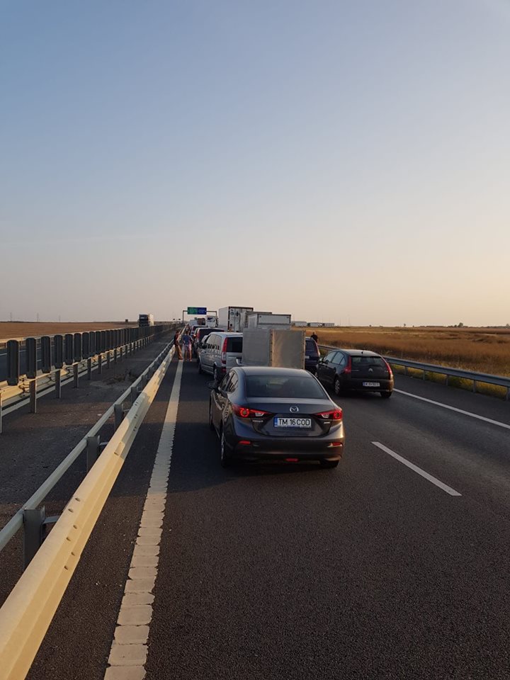 Accident pe autostrada A1 în Timiș. Doi oameni au ajuns la spital