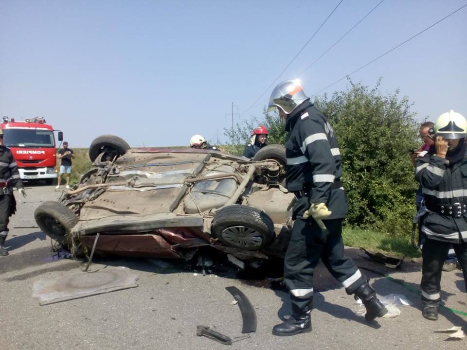 FOTO/ Accident soldat cu doi morți și un copil grav rănit în Timiș