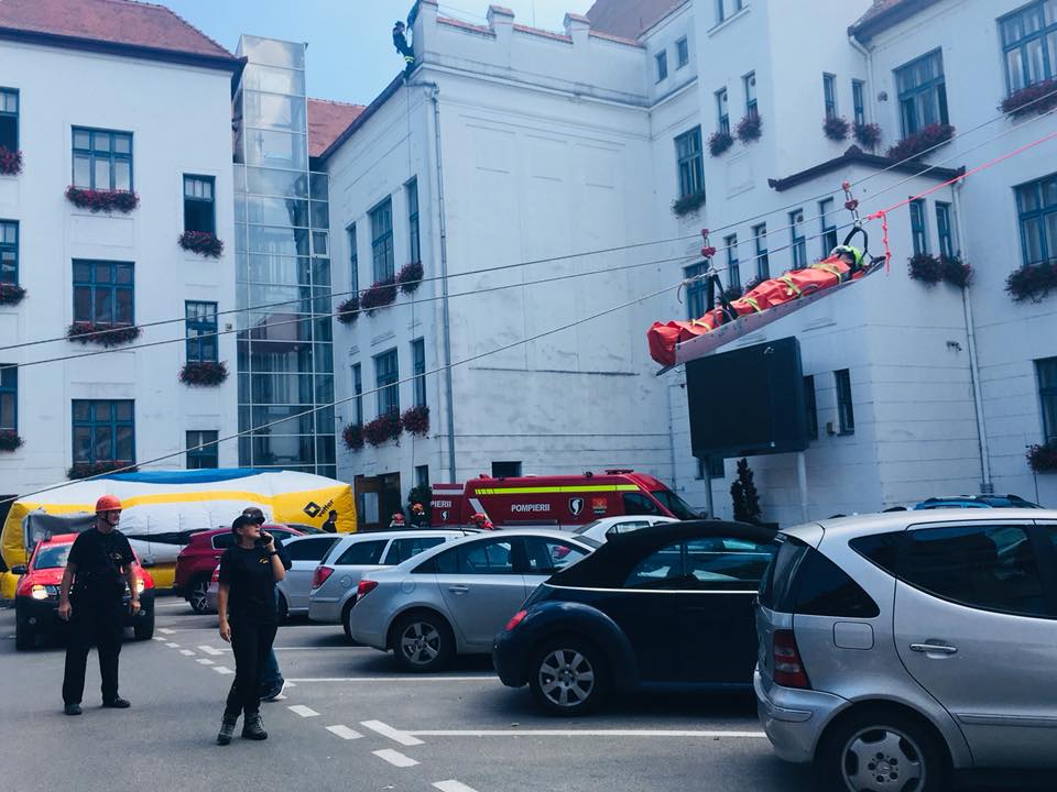 Sute de angajați ai primăriei Timișoara, evacuați pentru o simulare de incendiu