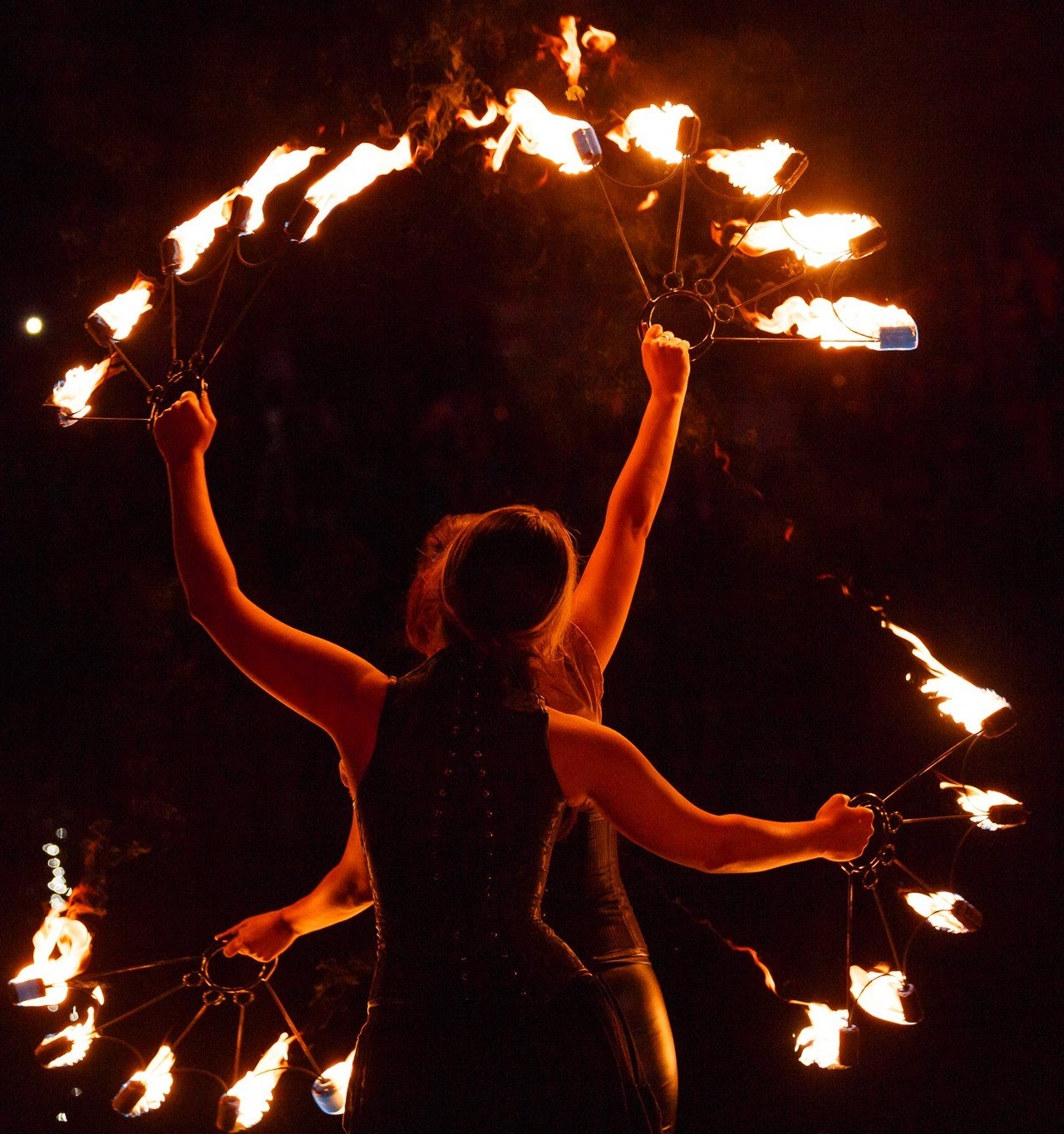 Spectacol cu public pentru două trupe din Timișoara la un festival medieval în țară