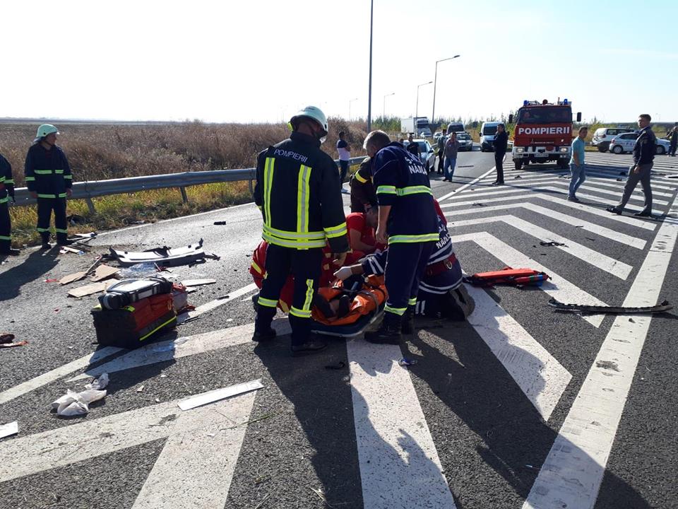 FOTO/ Accident mortal pe autostrada, în apropiere de vama Nădlac 2