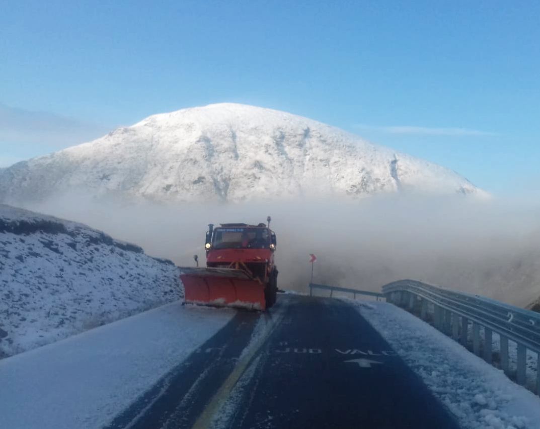 Se închide circulația pe Transalpina din cauza ninsorilor