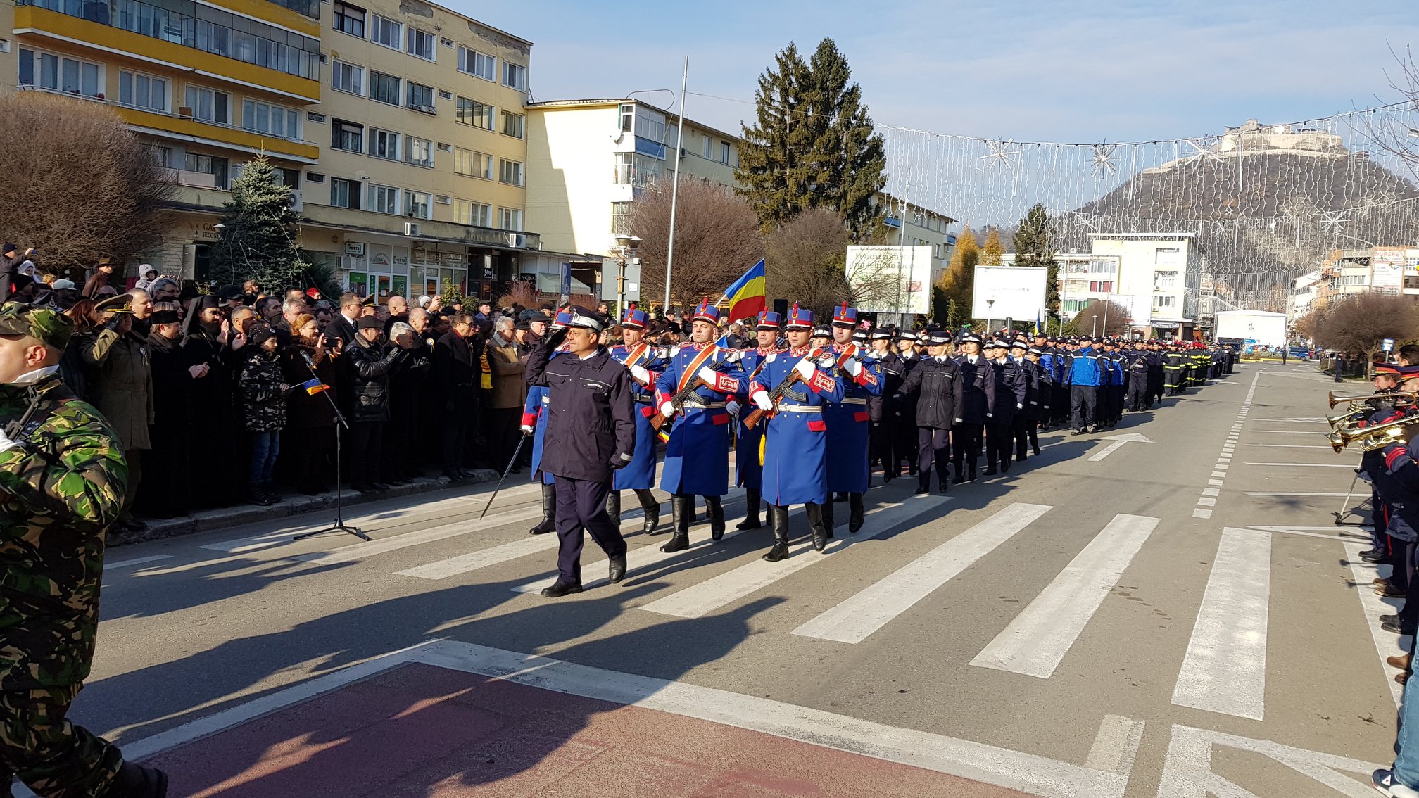 FOTO/ Paradă militară pe muzica Fanfarei din Petrești, la Deva