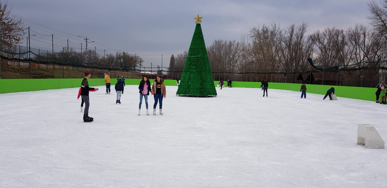 S-a deschis cel mai mare patinoar din vestul țării