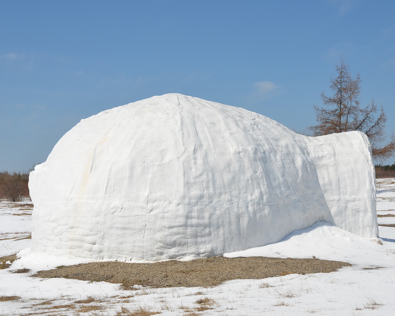 Tabără inedită în staţiunea Parâng. Participanții vor construi iglu-uri