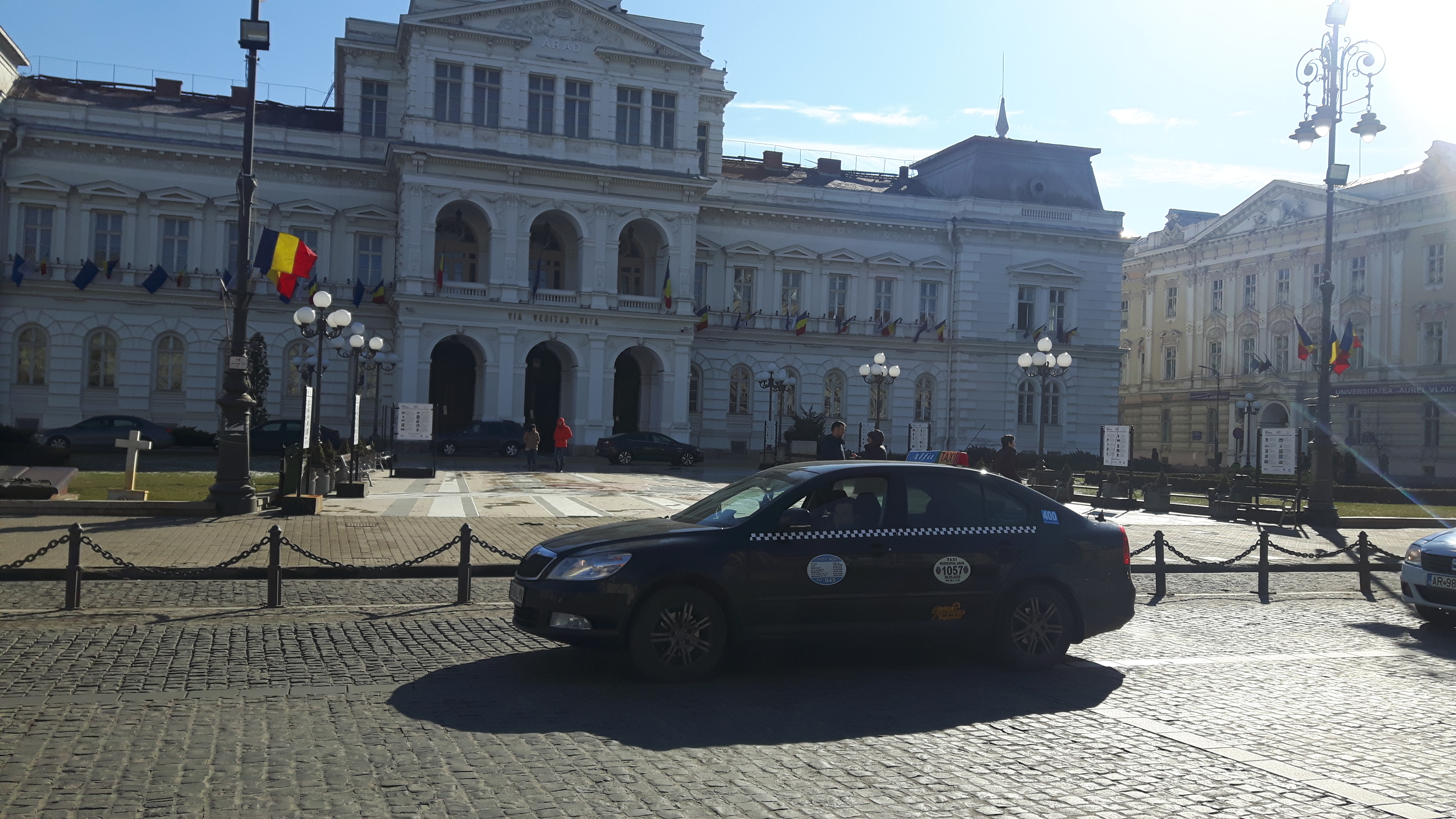 FOTO/ 200 de taximetriști au protestat pe străzile Aradului