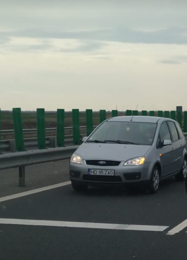 Femeie suprinsă în timp ce conducea pe contrasens pe autostrada Nădlac-Arad