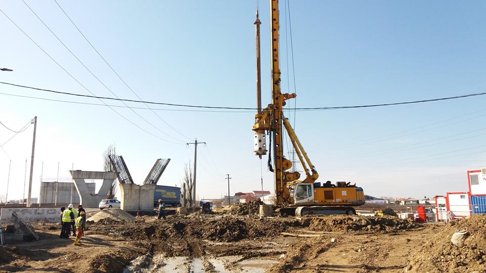 FOTO/ Stadiul lucrărilor la cel de-al doilea pasaj rutier de pe centura Aradului