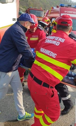 Salariile paramedicilor hunedoreni din Salvital, în pericol