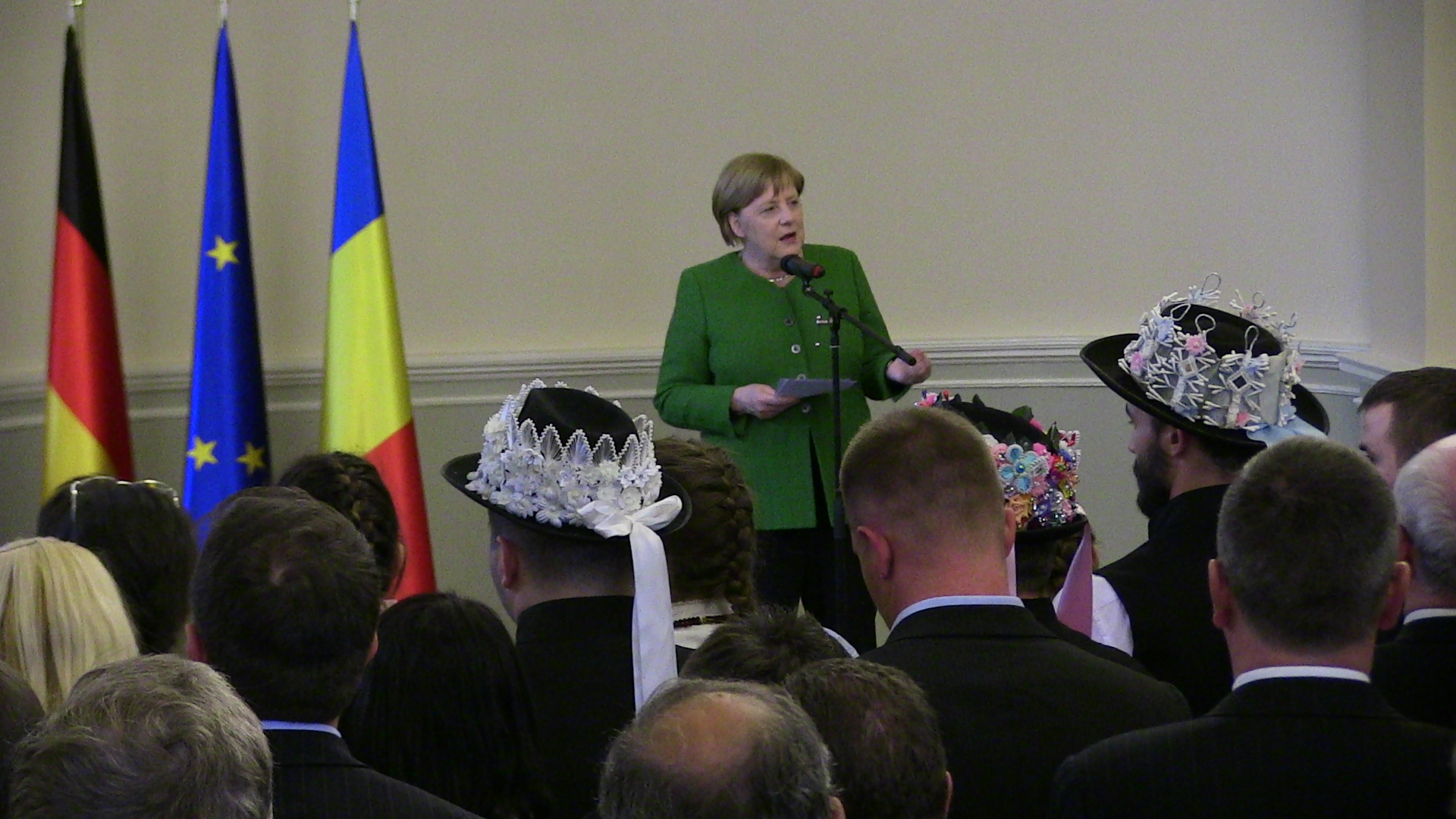 FOTO/ AUDIO/ Angela Merkel și Klaus Iohannis s-au întâlnit cu germanii din România la Sibiu