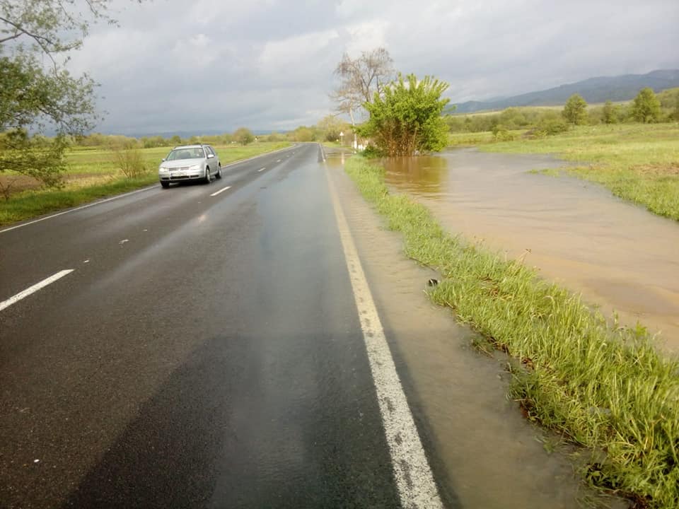 Trafic îngreunat din cauza ploilor abundente