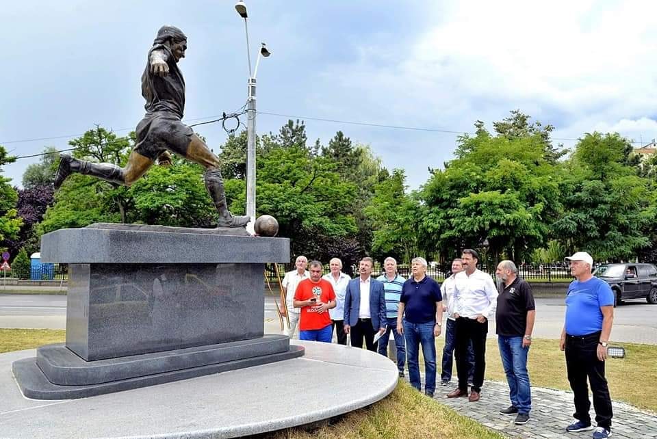 Mircea Lucescu s-a întors la „locul faptei”, stadionul Corvinul din Hunedoara