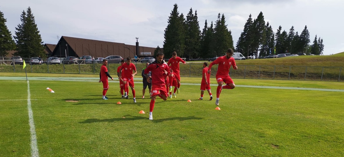 UTA, 2-0 cu Budarosi; amicalul a durat 80 de minute din cauza unei furtuni!