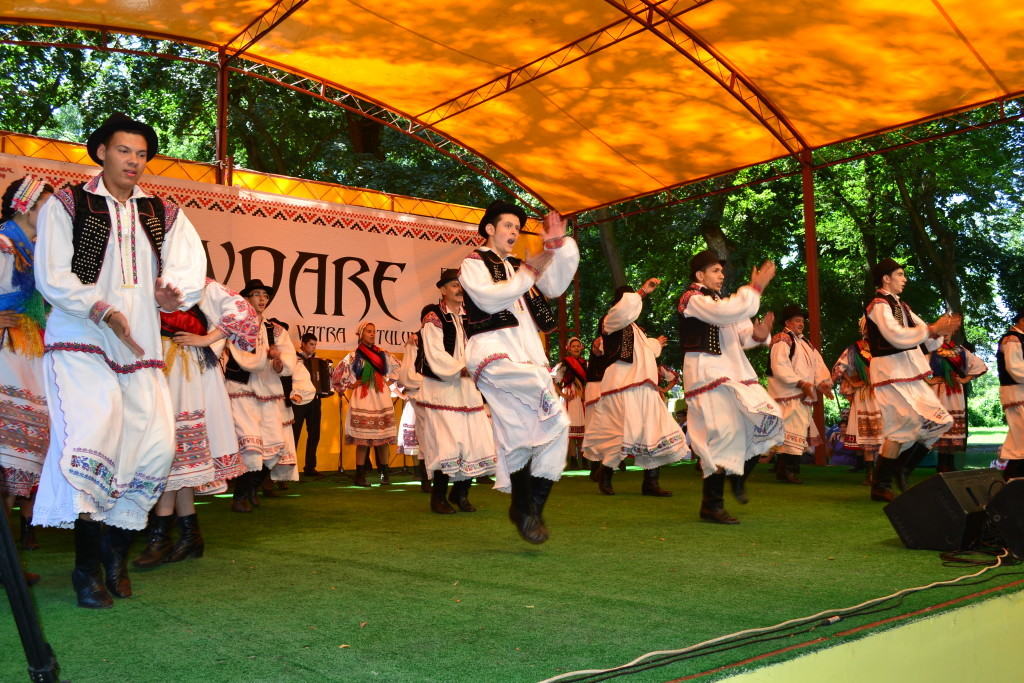 „La izvoare”, Festival – Concurs Județean de Folclor, ediția a X-a, la Arad