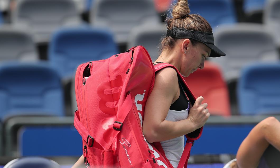 Simona Halep a abandonat în „optimi”, din cauza problemelor de la spate