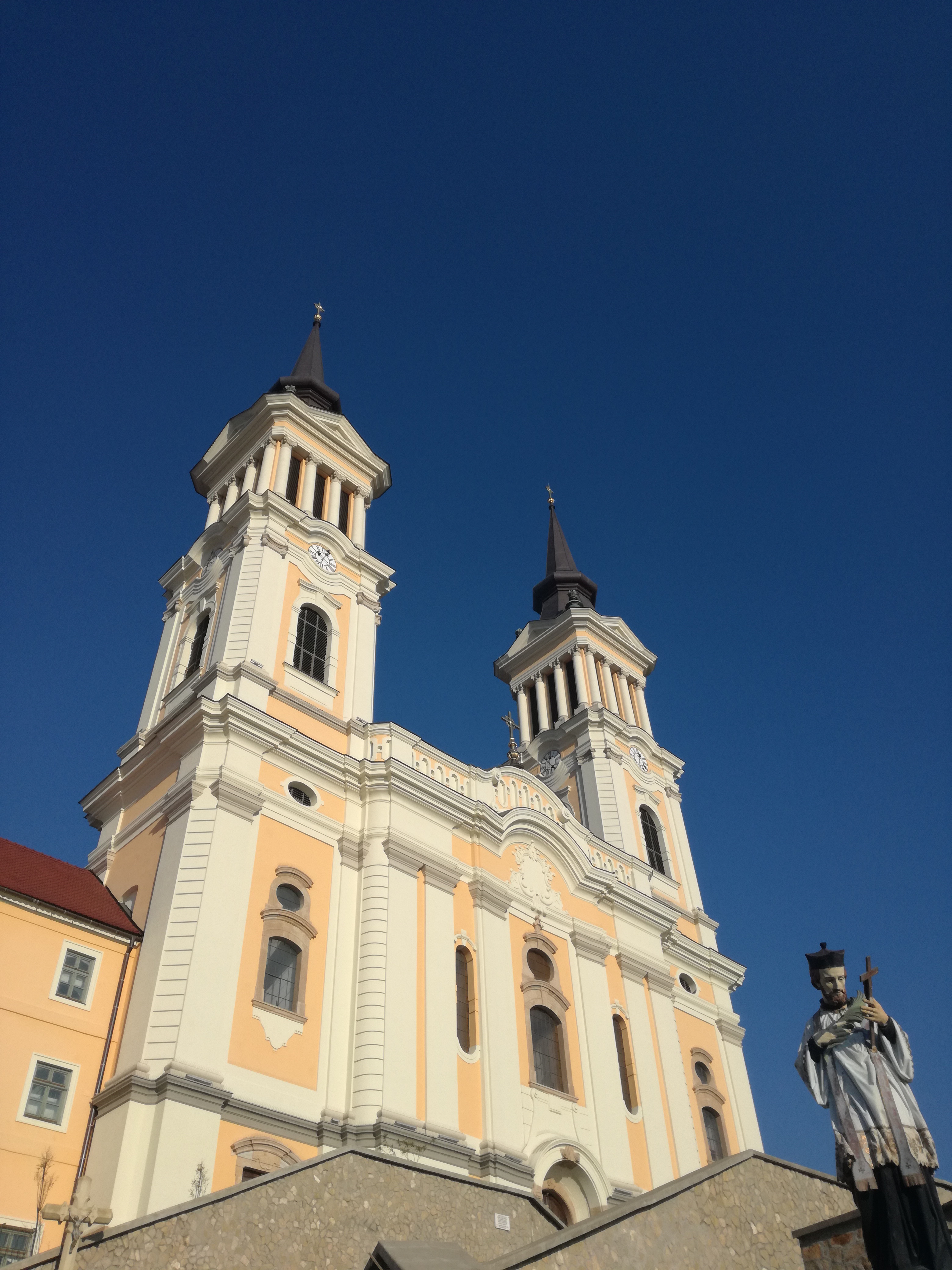 Încep slujbele dedicate Nașterii Maicii Domnului la Basilica Papală Maria Radna